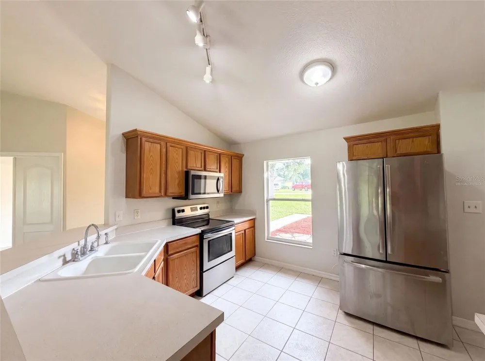 314 DUPONT CIRCLE Howey In The Hills, FL 34737