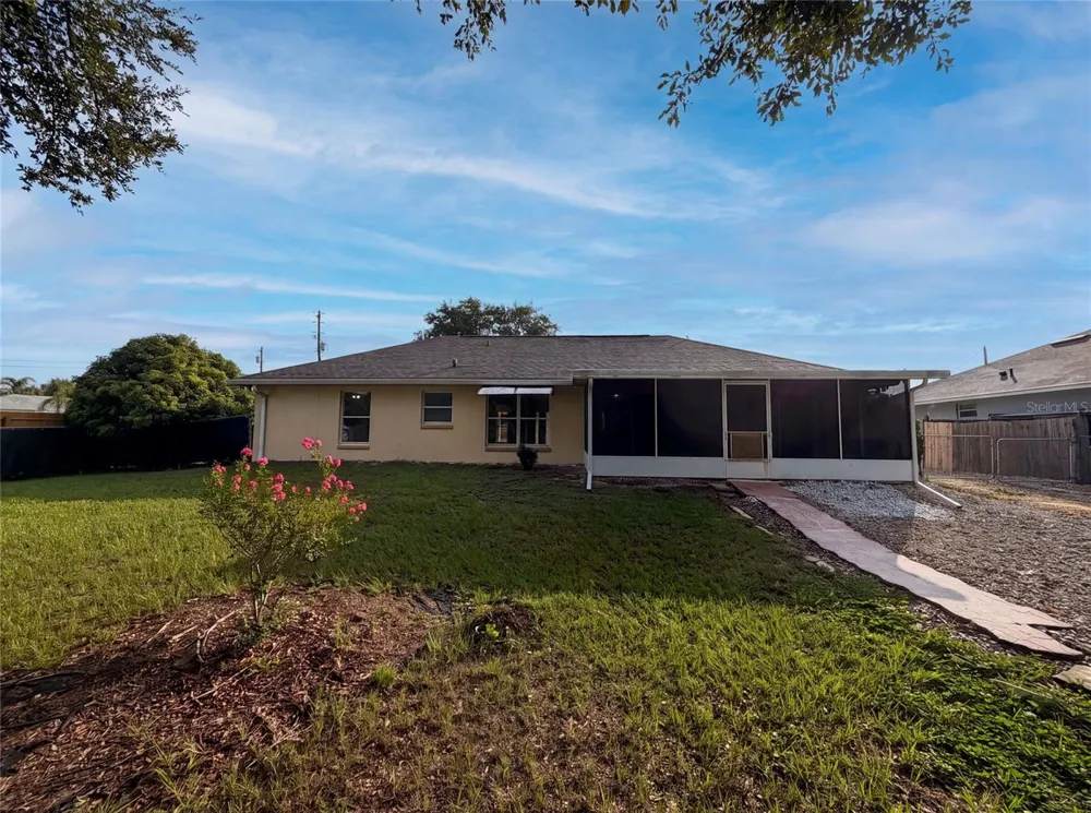 314 DUPONT CIRCLE Howey In The Hills, FL 34737