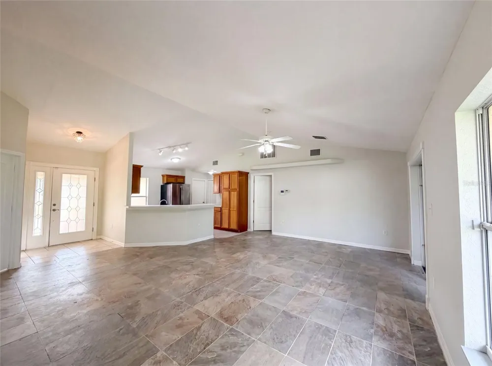 314 DUPONT CIRCLE Howey In The Hills, FL 34737