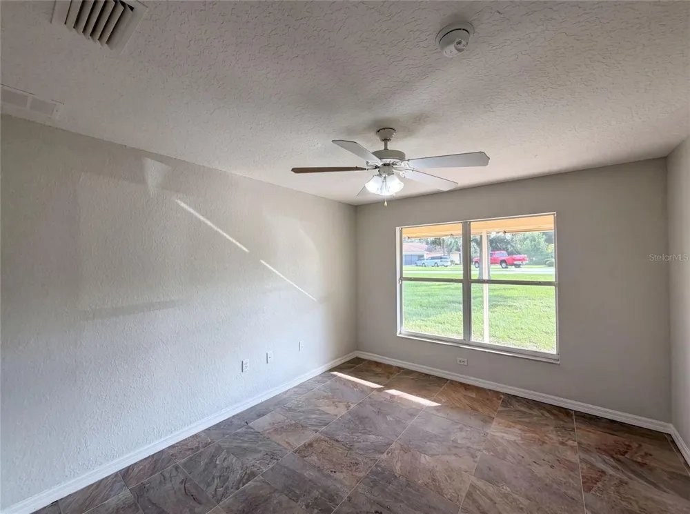 314 DUPONT CIRCLE Howey In The Hills, FL 34737