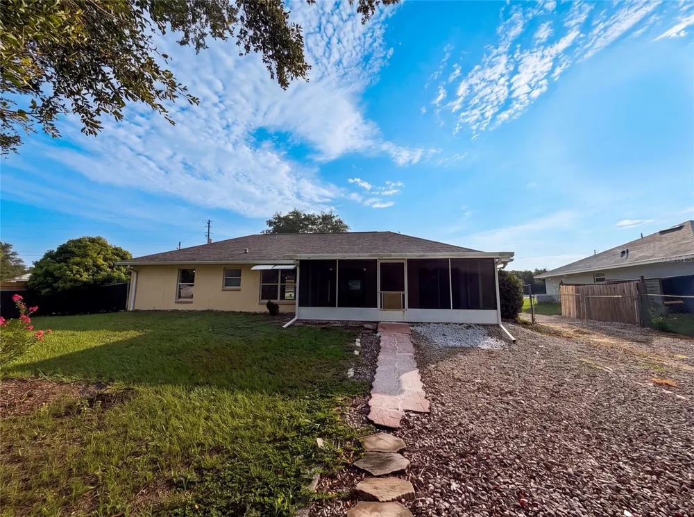 314 DUPONT CIRCLE Howey In The Hills, FL 34737