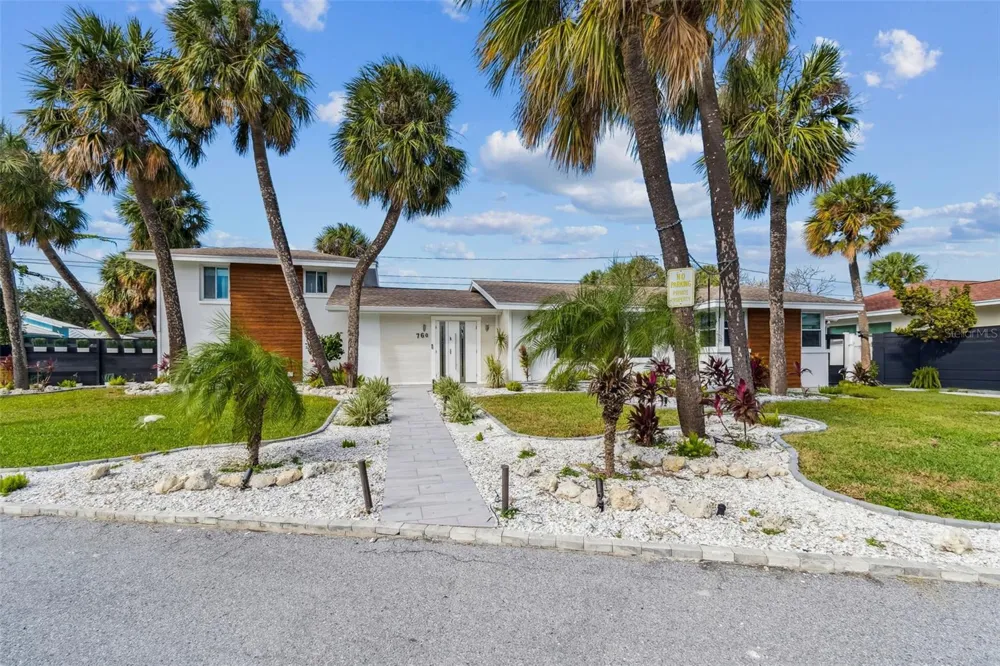 760 BOHENIA CIRCLE S Clearwater Beach, FL 33767