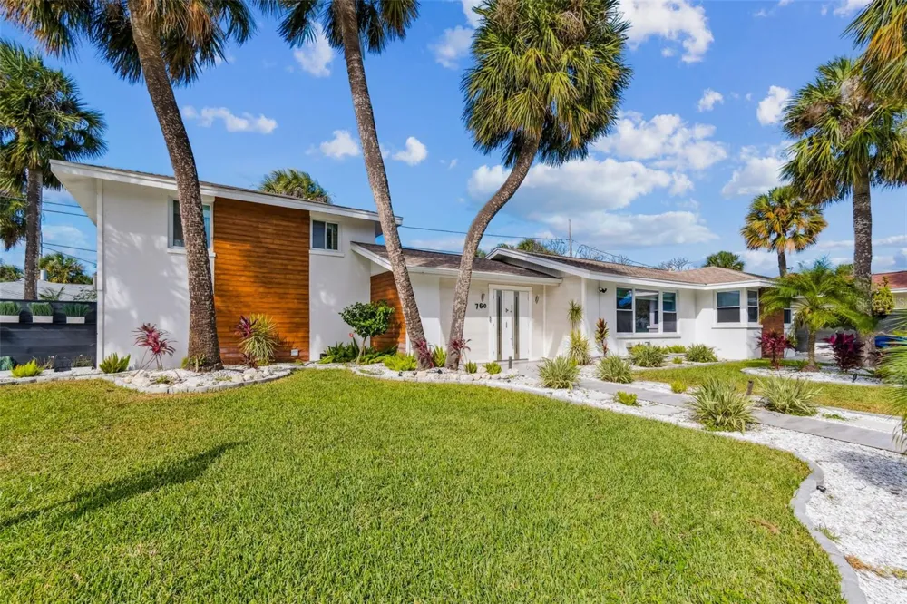 760 BOHENIA CIRCLE S Clearwater Beach, FL 33767