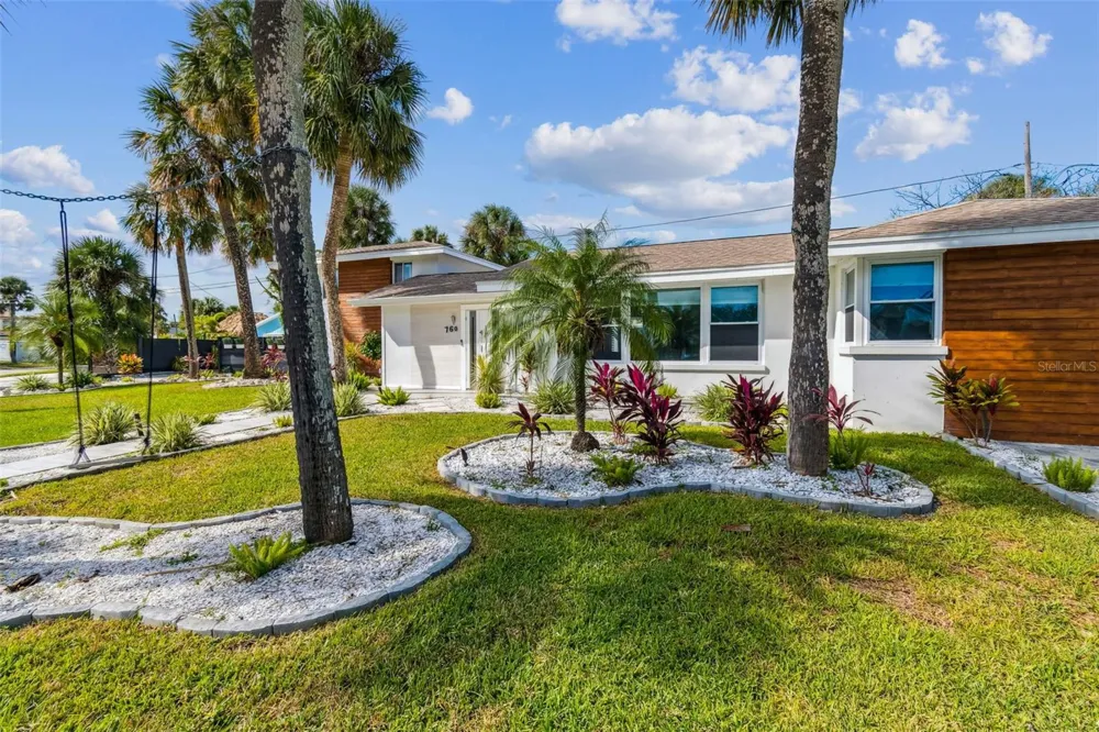 760 BOHENIA CIRCLE S Clearwater Beach, FL 33767