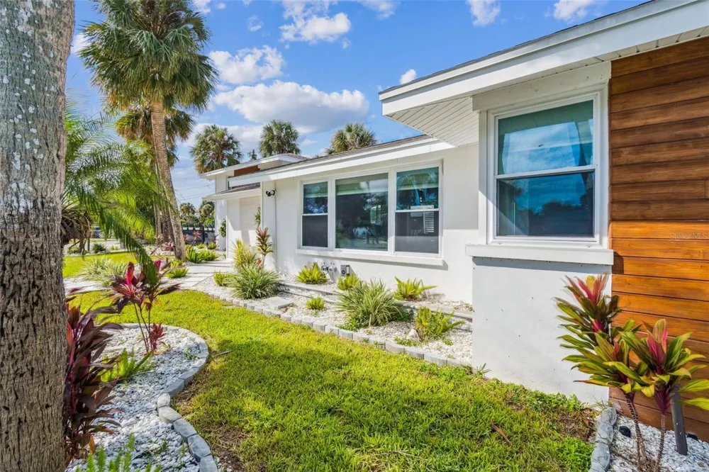 760 BOHENIA CIRCLE S Clearwater Beach, FL 33767