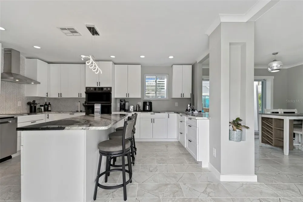 760 BOHENIA CIRCLE S Clearwater Beach, FL 33767