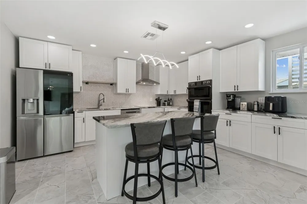 760 BOHENIA CIRCLE S Clearwater Beach, FL 33767