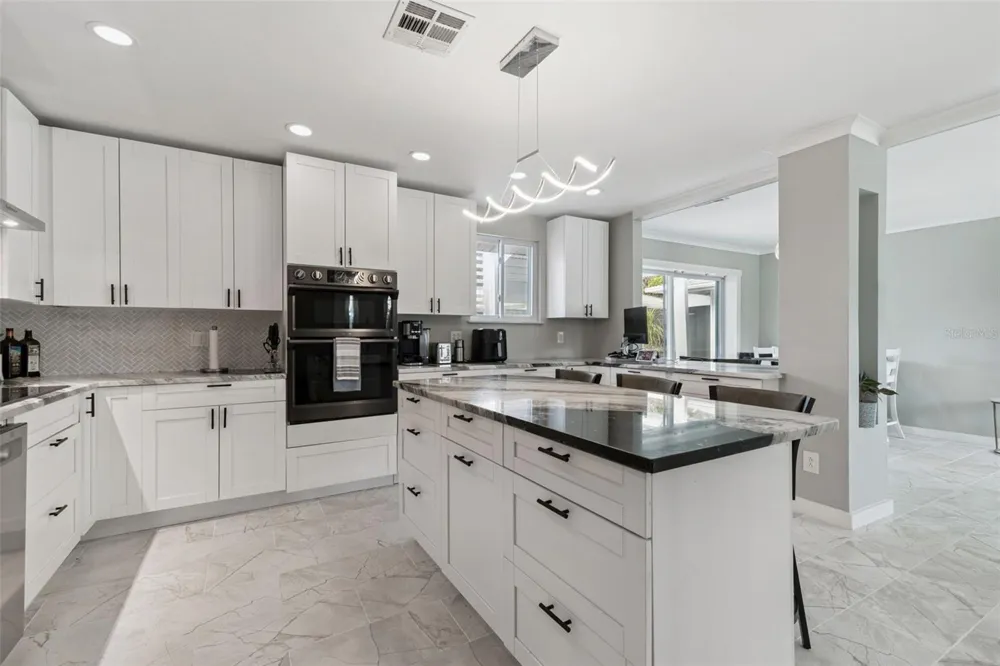 760 BOHENIA CIRCLE S Clearwater Beach, FL 33767