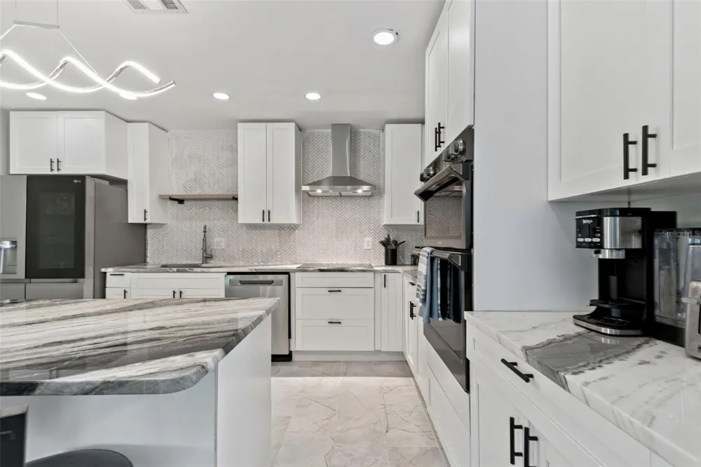 760 BOHENIA CIRCLE S Clearwater Beach, FL 33767