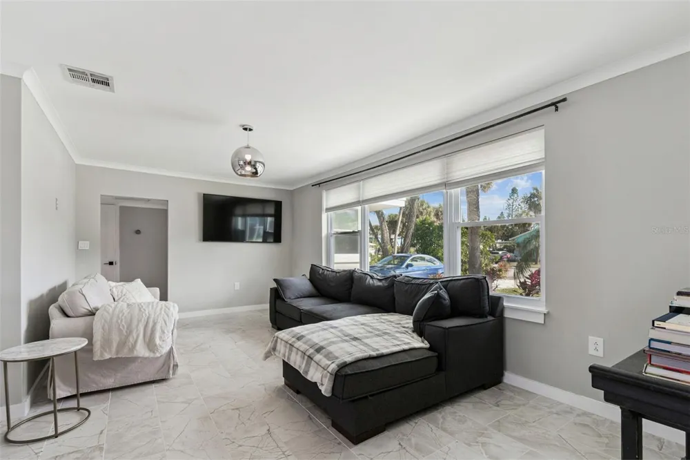760 BOHENIA CIRCLE S Clearwater Beach, FL 33767