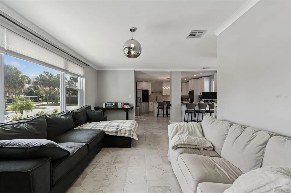 760 BOHENIA CIRCLE S Clearwater Beach, FL 33767