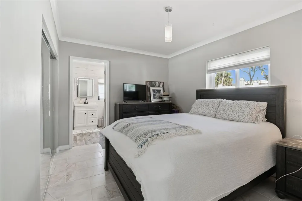 760 BOHENIA CIRCLE S Clearwater Beach, FL 33767
