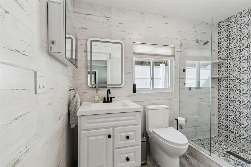 760 BOHENIA CIRCLE S Clearwater Beach, FL 33767