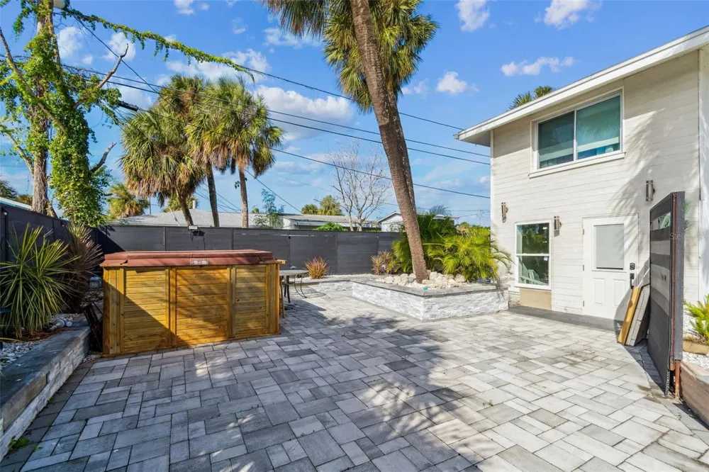 760 BOHENIA CIRCLE S Clearwater Beach, FL 33767