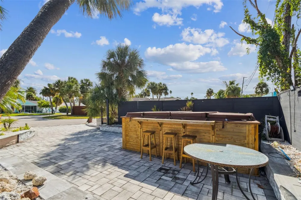 760 BOHENIA CIRCLE S Clearwater Beach, FL 33767