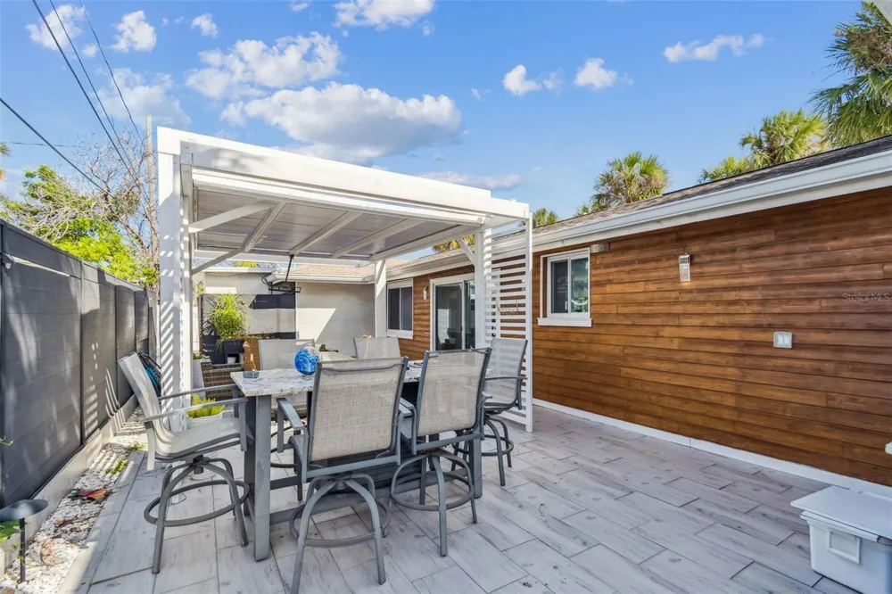 760 BOHENIA CIRCLE S Clearwater Beach, FL 33767