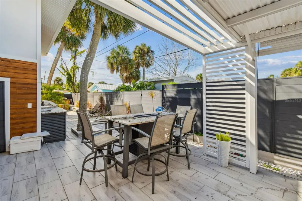 760 BOHENIA CIRCLE S Clearwater Beach, FL 33767
