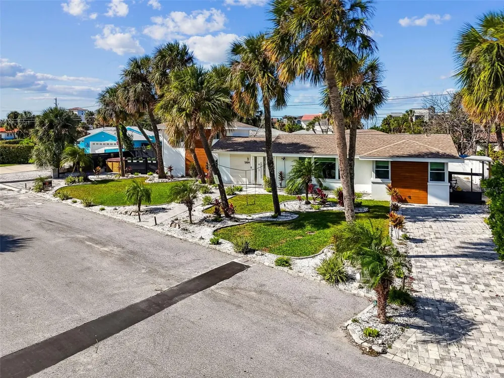 760 BOHENIA CIRCLE S Clearwater Beach, FL 33767