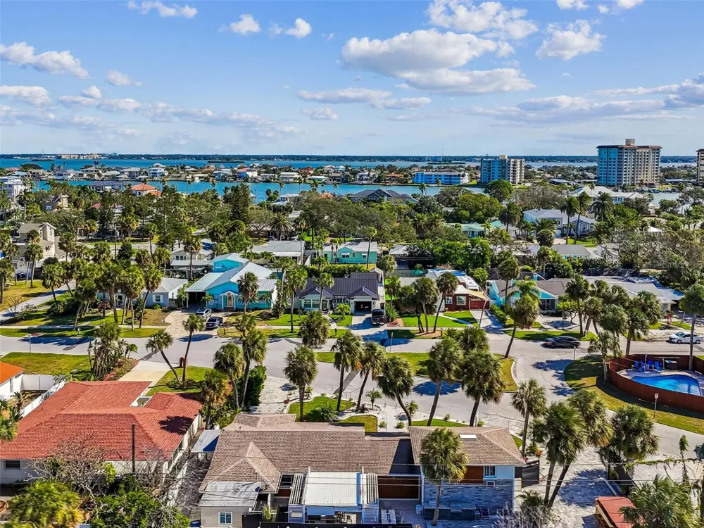 760 BOHENIA CIRCLE S Clearwater Beach, FL 33767