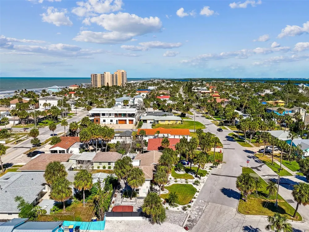 760 BOHENIA CIRCLE S Clearwater Beach, FL 33767