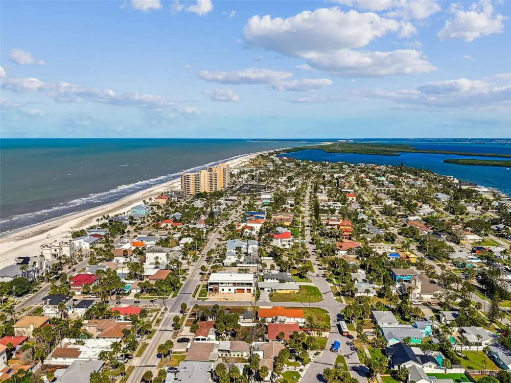 760 BOHENIA CIRCLE S Clearwater Beach, FL 33767