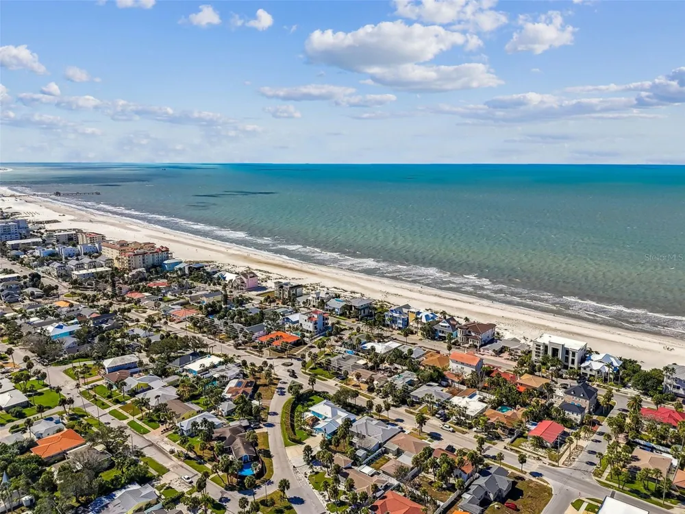 760 BOHENIA CIRCLE S Clearwater Beach, FL 33767