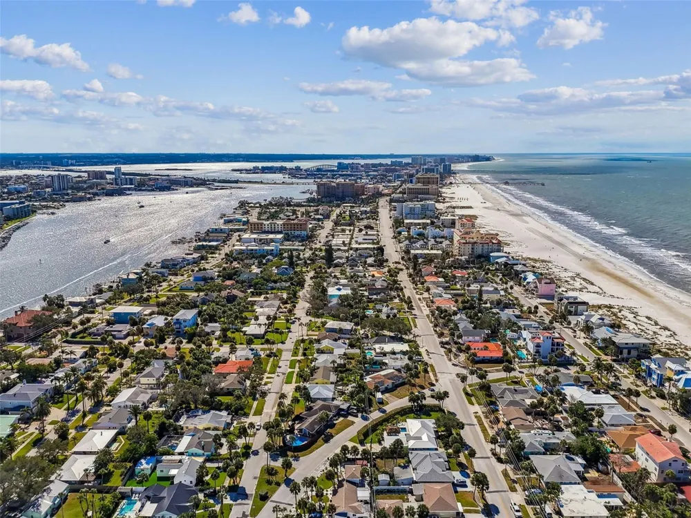 760 BOHENIA CIRCLE S Clearwater Beach, FL 33767