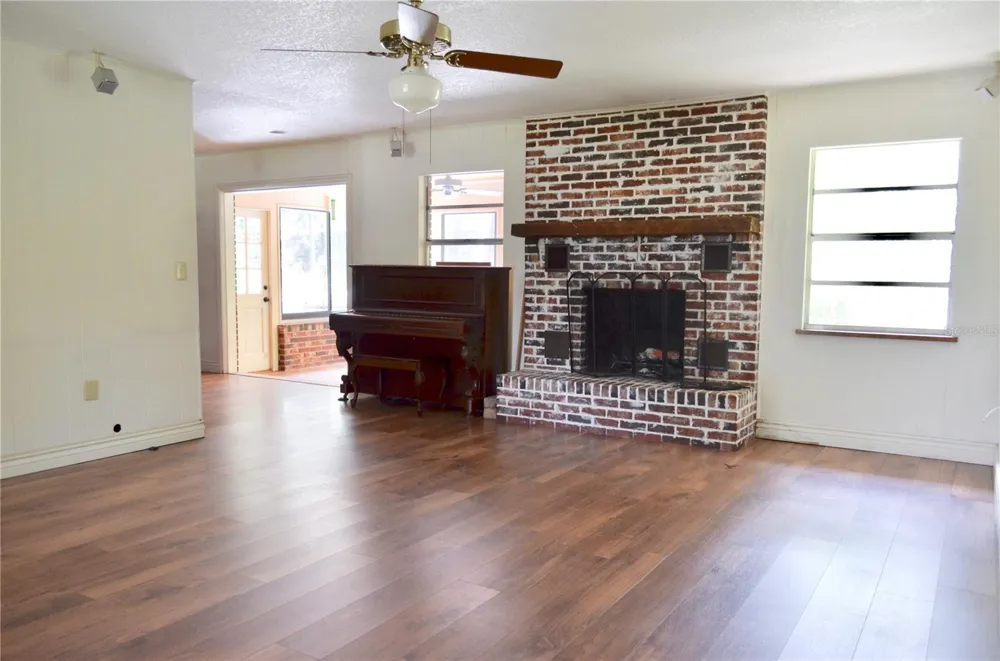 308 SALISBURY AVENUE Deland, FL 32720