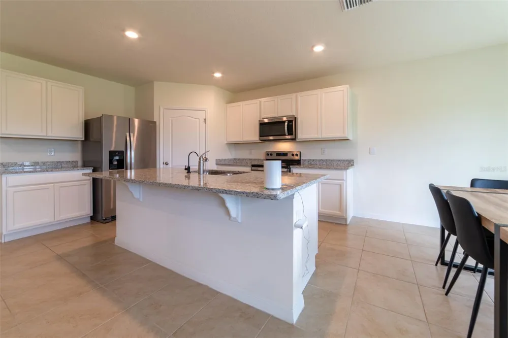 2695 HOUSE FINCH ROAD Harmony, FL 34773