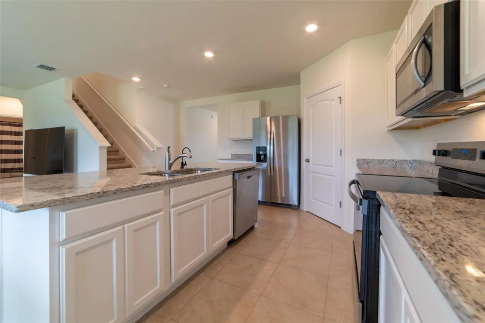 2695 HOUSE FINCH ROAD Harmony, FL 34773