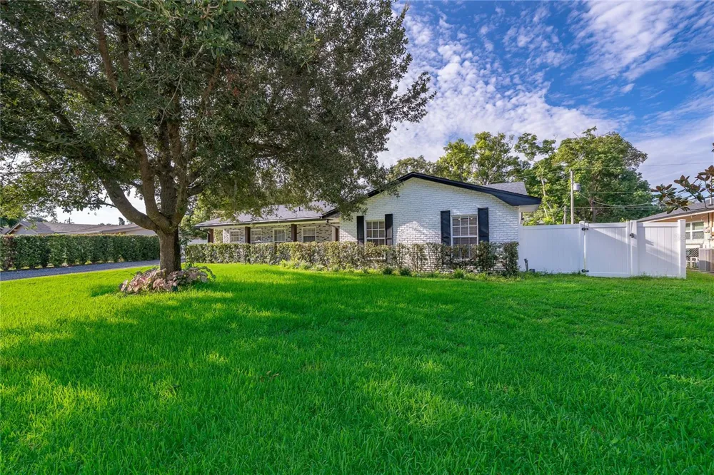 2462 CAROLTON ROAD Maitland, FL 32751