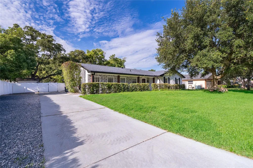 2462 CAROLTON ROAD Maitland, FL 32751