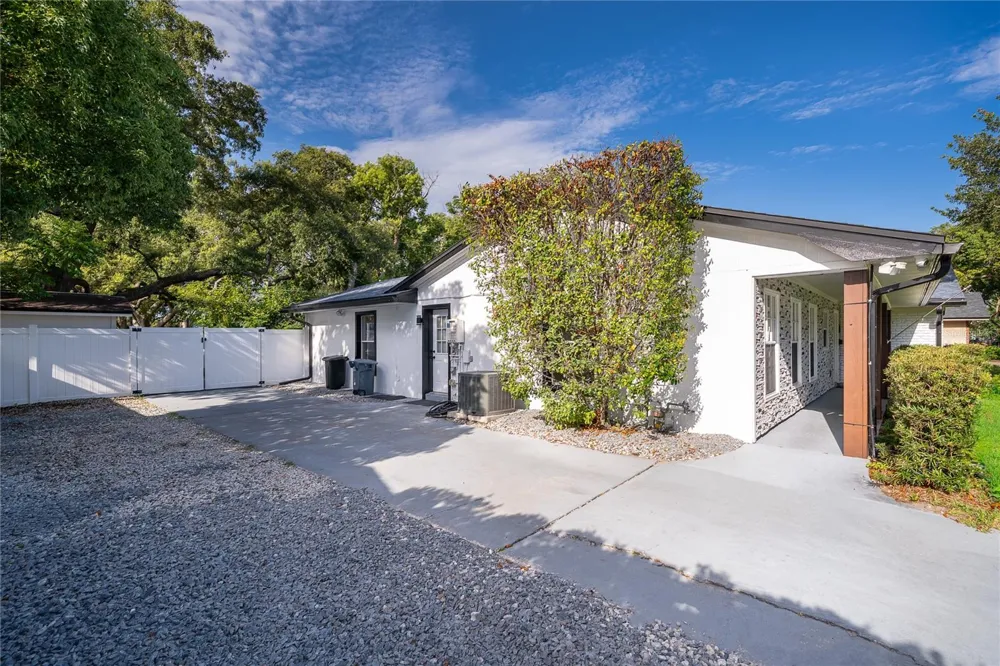 2462 CAROLTON ROAD Maitland, FL 32751
