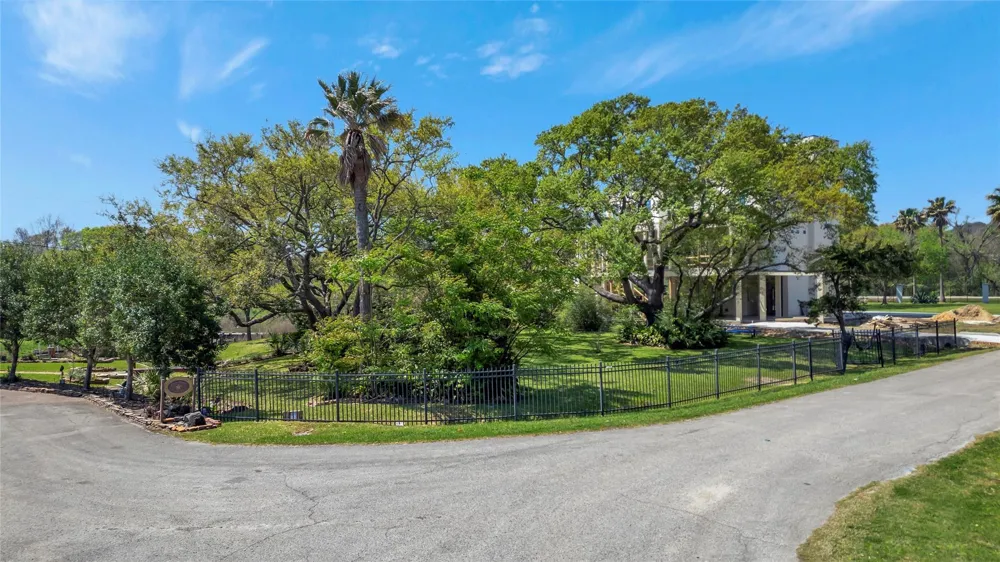 633 Bay Vista Drive Seabrook, TX 77586