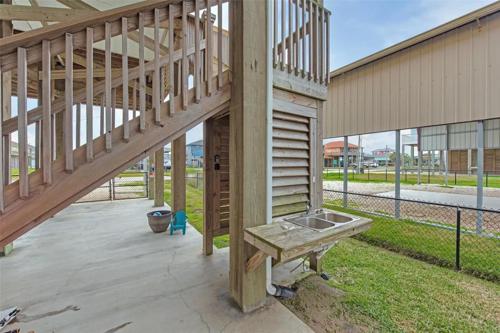 858 East Road Crystal Beach, TX 77650