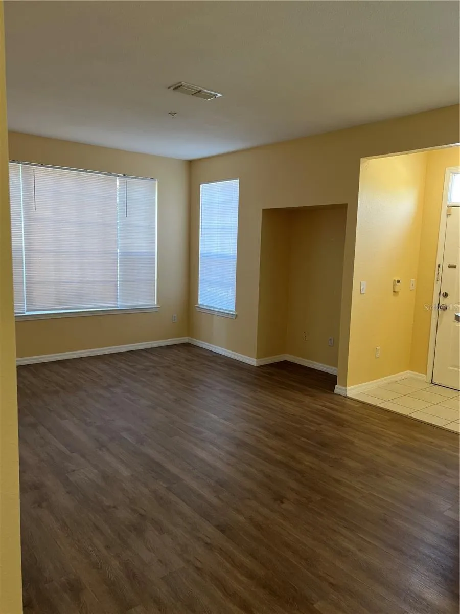 9093 LEE VISTA BOULEVARD #903 Orlando, FL 32829
