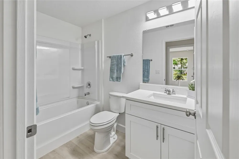 520 W BERESFORD AVENUE Deland, FL 32720