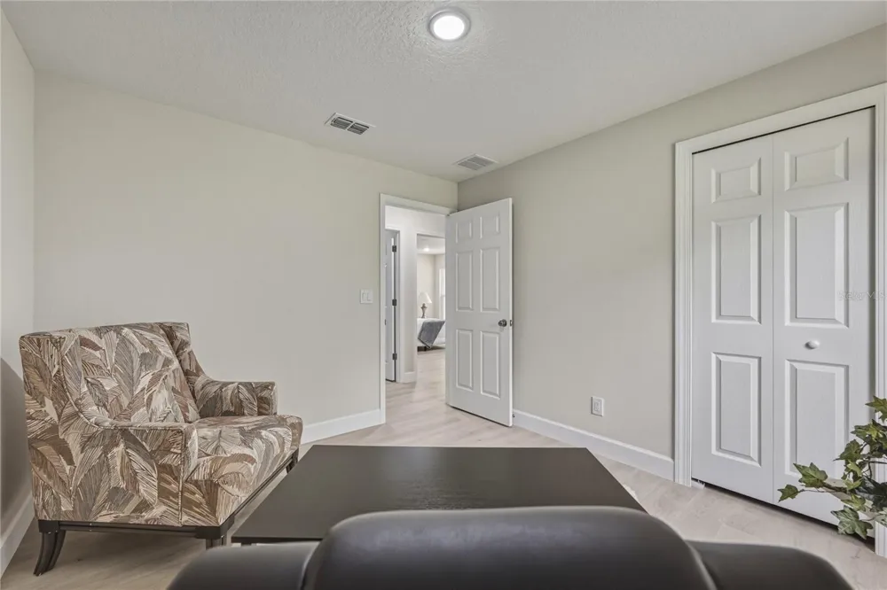 520 W BERESFORD AVENUE Deland, FL 32720