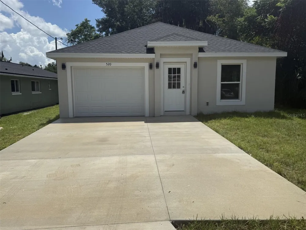 520 W BERESFORD AVENUE Deland, FL 32720