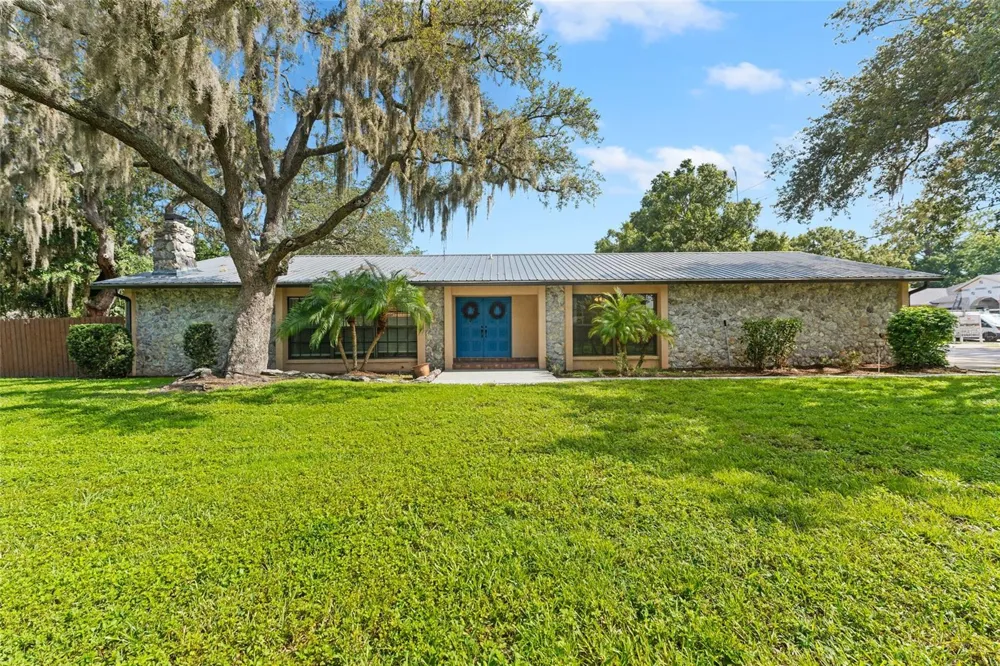 3011 LAKE ELLEN DRIVE Tampa, FL 33618
