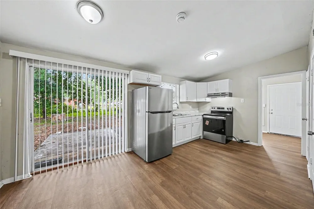 4022 E HENRY AVENUE Tampa, FL 33610