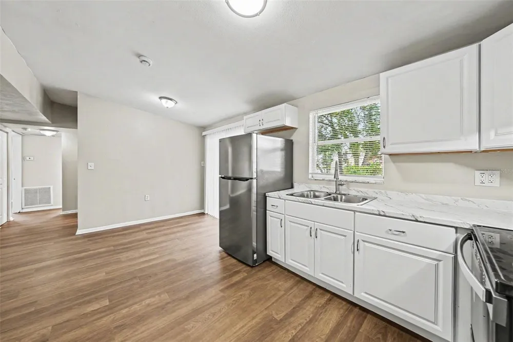 4022 E HENRY AVENUE Tampa, FL 33610