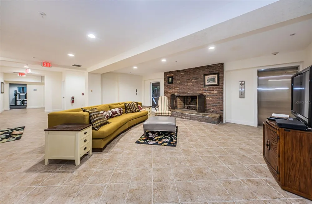 726 GRAND CYPRESS LANE Tarpon Springs, FL 34689