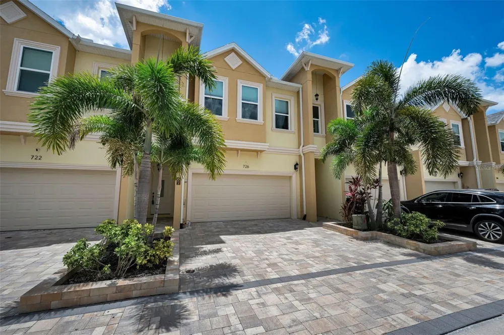 726 GRAND CYPRESS LANE Tarpon Springs, FL 34689