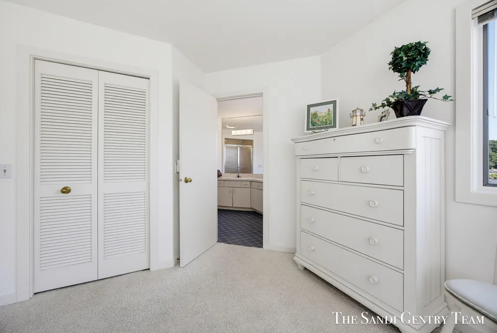 820 S Harbor Drive #5 Grand Haven, MI 49417