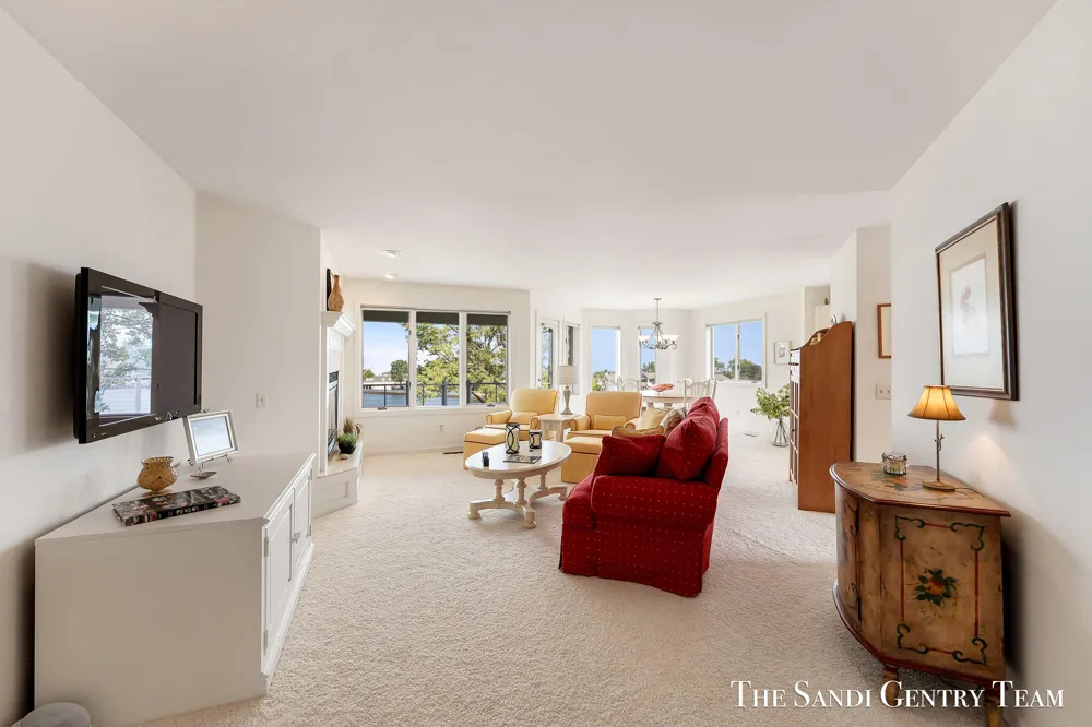 820 S Harbor Drive #5 Grand Haven, MI 49417