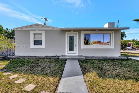 1008 Elm Rd #1