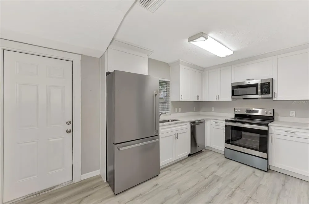 1891 PROSPECT STREET Sarasota, FL 34239
