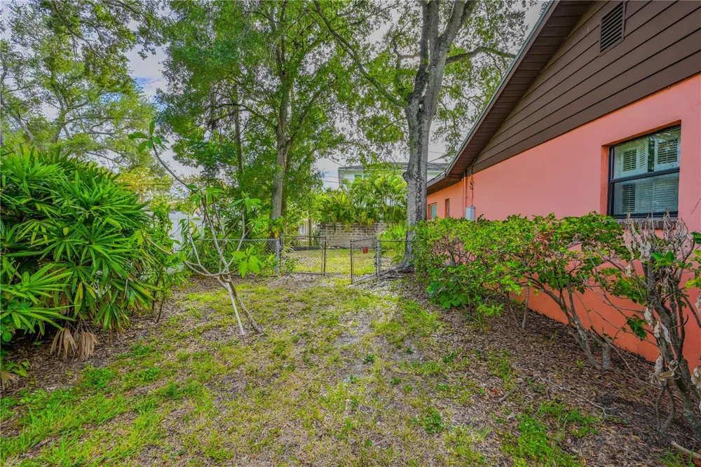 504 W DAVIS BOULEVARD Tampa, FL 33606