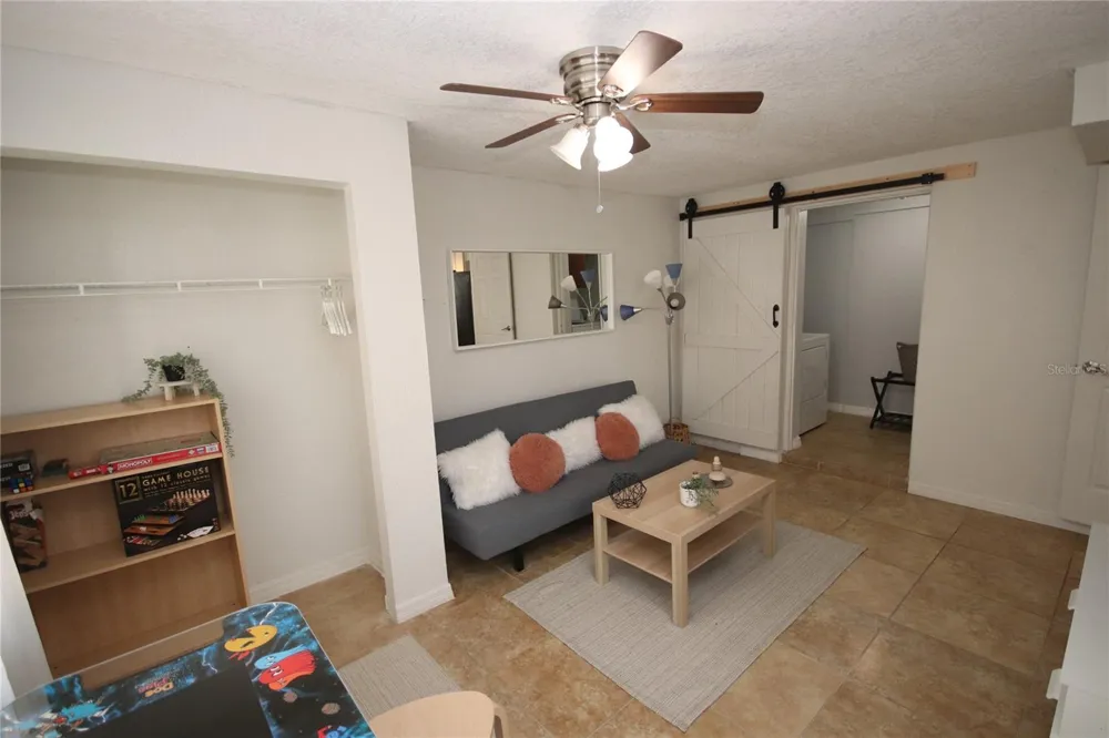 1918 W WALNUT STREET Tampa, FL 33607